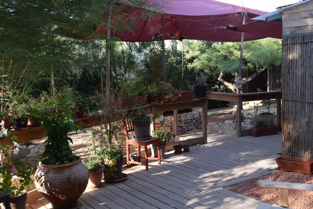 Krivine B&B Midreshet Ben Gurion Buitenkant foto
